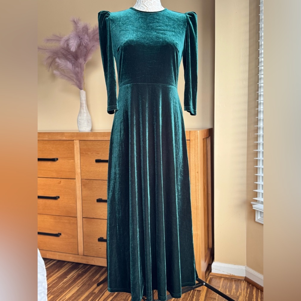 SHEIN Elegant Velvet Green Dress